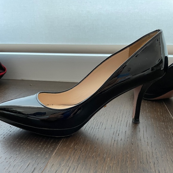 Authentic Prada black patent leather heels 37 - Picture 4 of 5